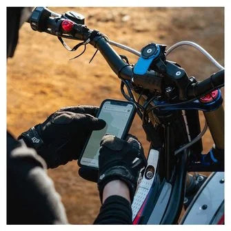 QUAD LOCK HANDLEBAR DETAIL