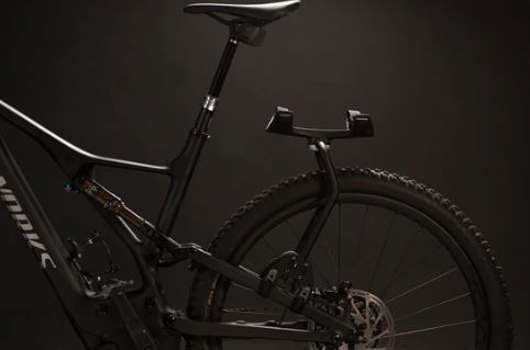 AEROE SPIDER RACK  GEMONTEERD op achterwiel fiets tot 3,8 inch bandbreedte
