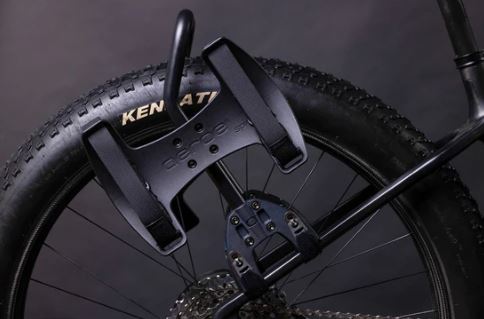 AEROE SPIDER RACK FAT GEMONTEERD MET EEN CRADLE AAN DE ZIJKANT
