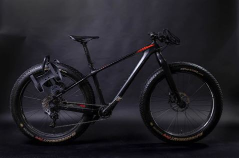 AEROE SPIDER RACK FAT GRAVEL BIKE MET DE RACK EN EEN CRADLE
