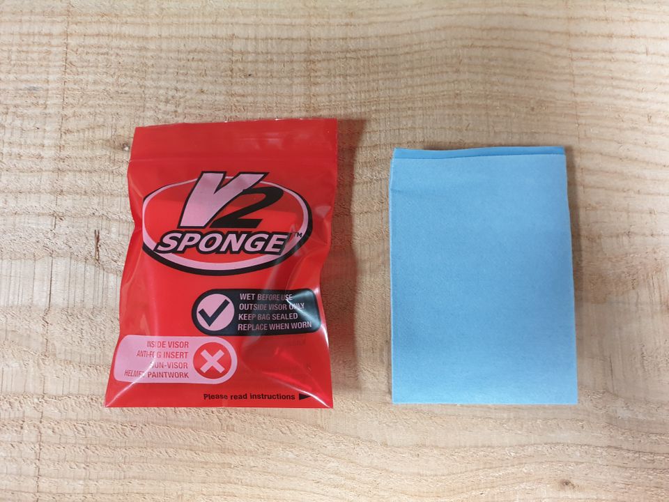 V2 vizier spons met droogdoek in waterdichte zak
