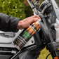 TRU-TENSION Silicone Spritz Spray - in gebruik op een motor vork