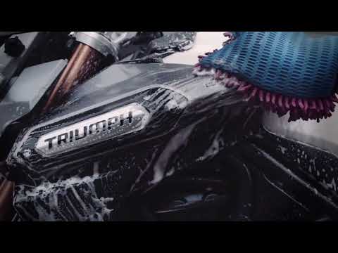MUC-OFF Nano Tech Motorcycle Cleaner - demo video