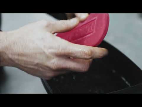 Muc-Off Expanding Microcell Sponge - demo video