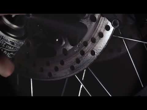 MUC-OFF Disc Brake Cleaner  – demo video