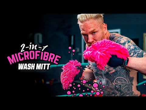 Muc-Off microvezel washandschoen demonstratie krasvrij wassen motor fiets chenille technologie insectenverwijderaar
